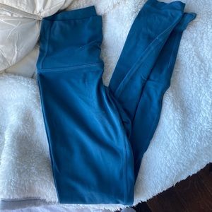 Lulu lemon BRAND NEW never worn size 2 blue leggings